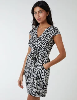 Wrap Tulip Hem Dress 10 Wrap Tulip Hem Dress -Moda Ulla Shop BV233943 BLACKPATTERN 49