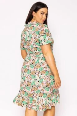 Vero Moda Curve Curve - Delilah Dress In Green 12 Vero Moda Curve Curve - Delilah Dress In Green -Moda Ulla Shop carraig donn curve delilah dress in green 913788