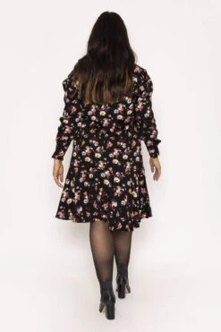 Vero Moda Curve Curve - Prina V-Neck Long Sleeve Dress 7 Vero Moda Curve Curve - Prina V-Neck Long Sleeve Dress -Moda Ulla Shop carraig donn curve prina v neck long sleeve dress 796371